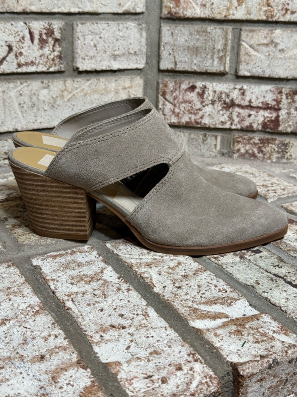 Like New Dolce Vita Raven Grey Suede Pointed Toe Cutout Mules Size 7